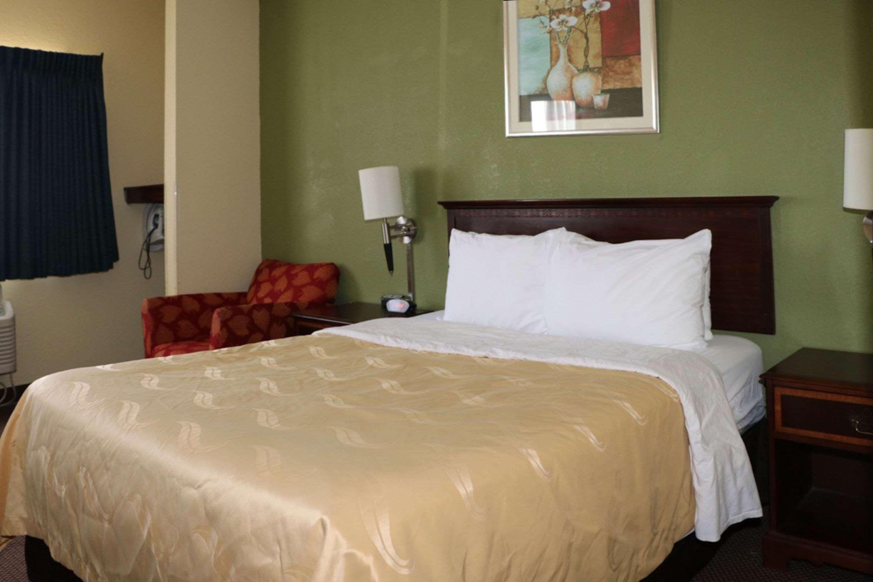 Quality Inn East Evansville Exterior photo