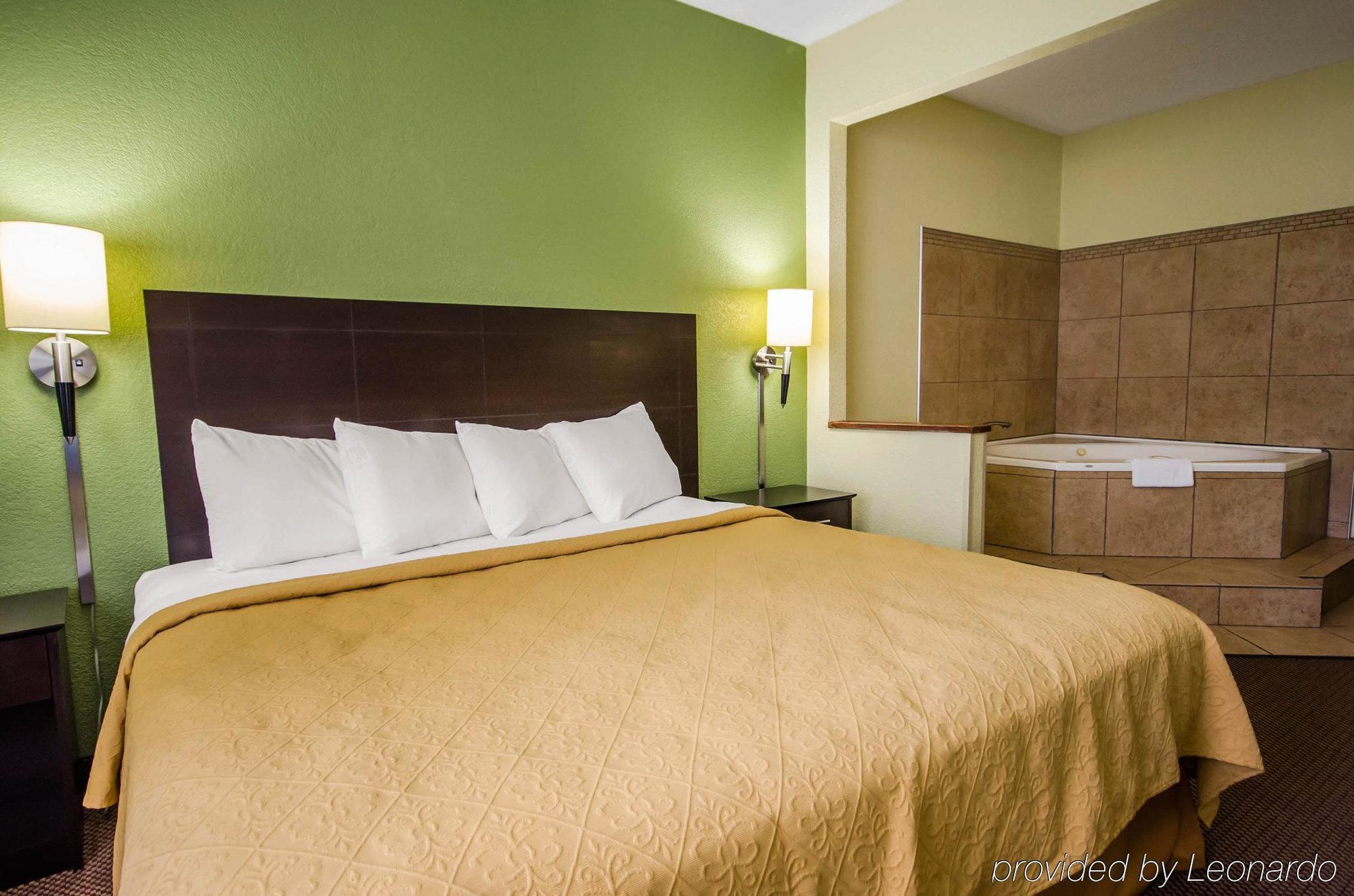 Quality Inn East Evansville Exterior photo