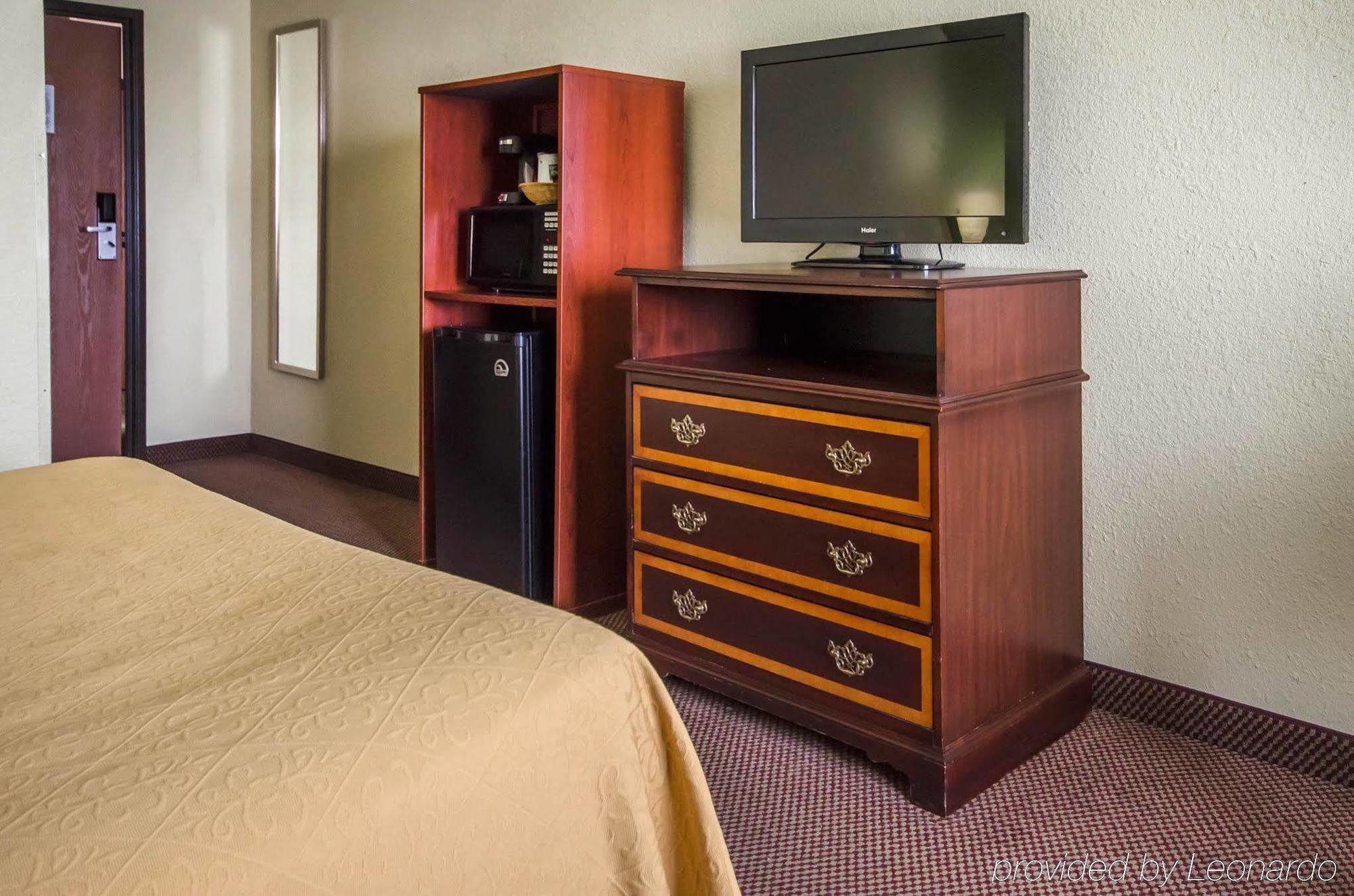 Quality Inn East Evansville Exterior photo