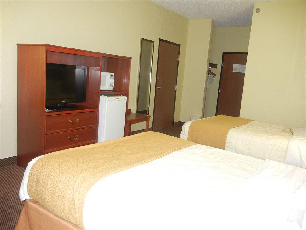 Quality Inn East Evansville Exterior photo